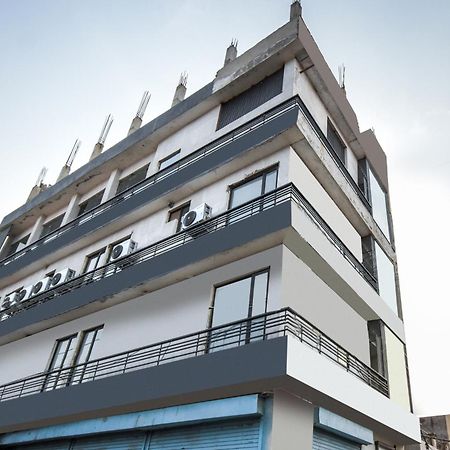 Hotel O Cosmos House Ludhiana Bagian luar foto