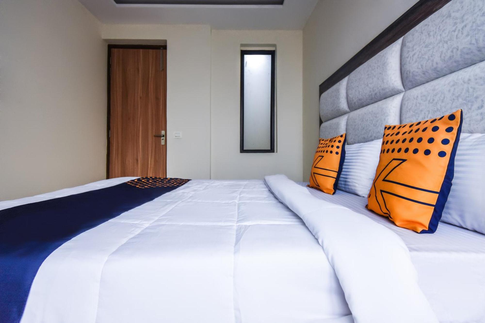 Hotel O Cosmos House Ludhiana Bagian luar foto