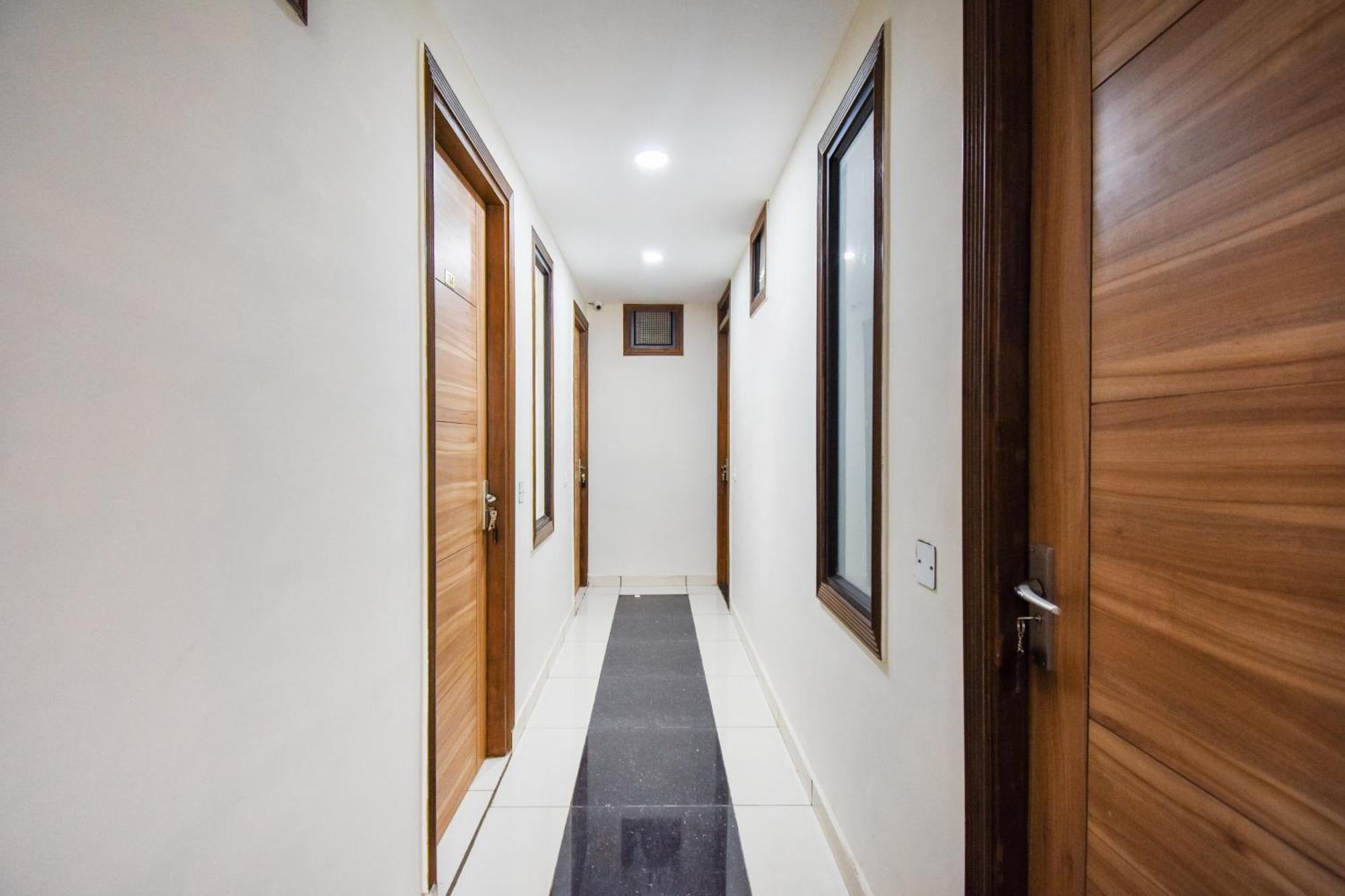 Hotel O Cosmos House Ludhiana Bagian luar foto